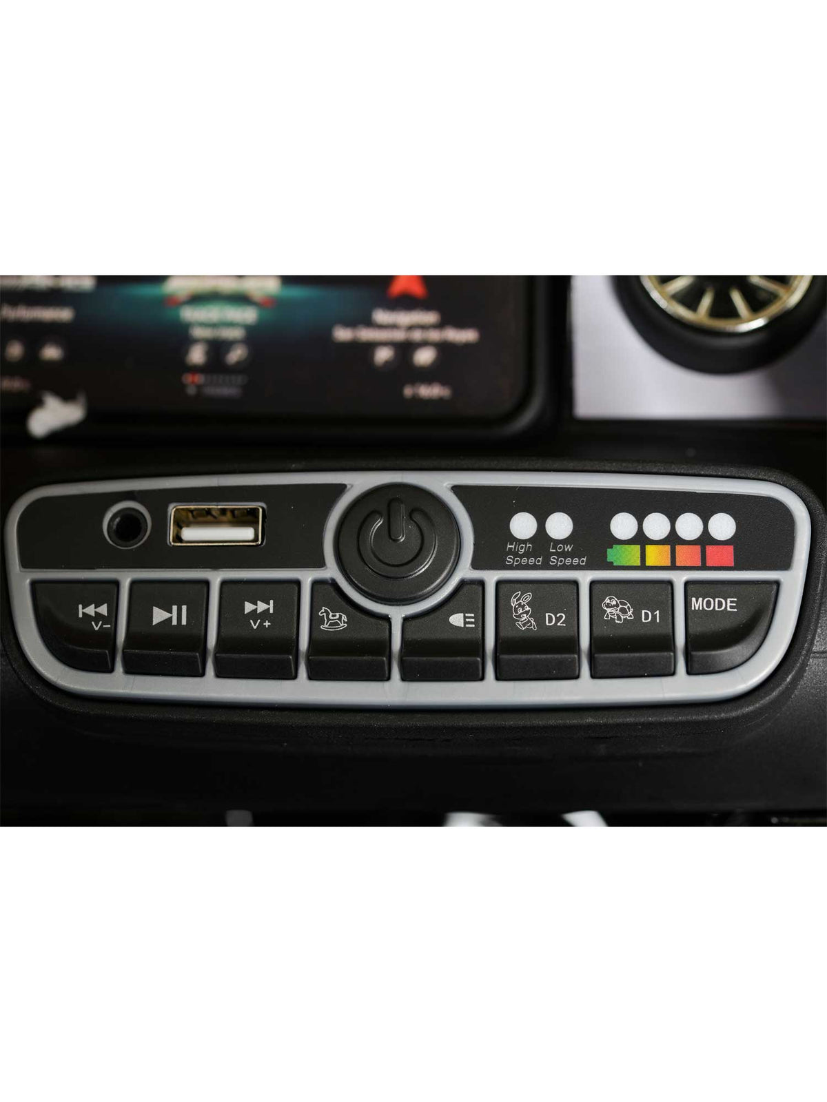 MONI Акумулаторна кола Mercedes-AMG CLA 45