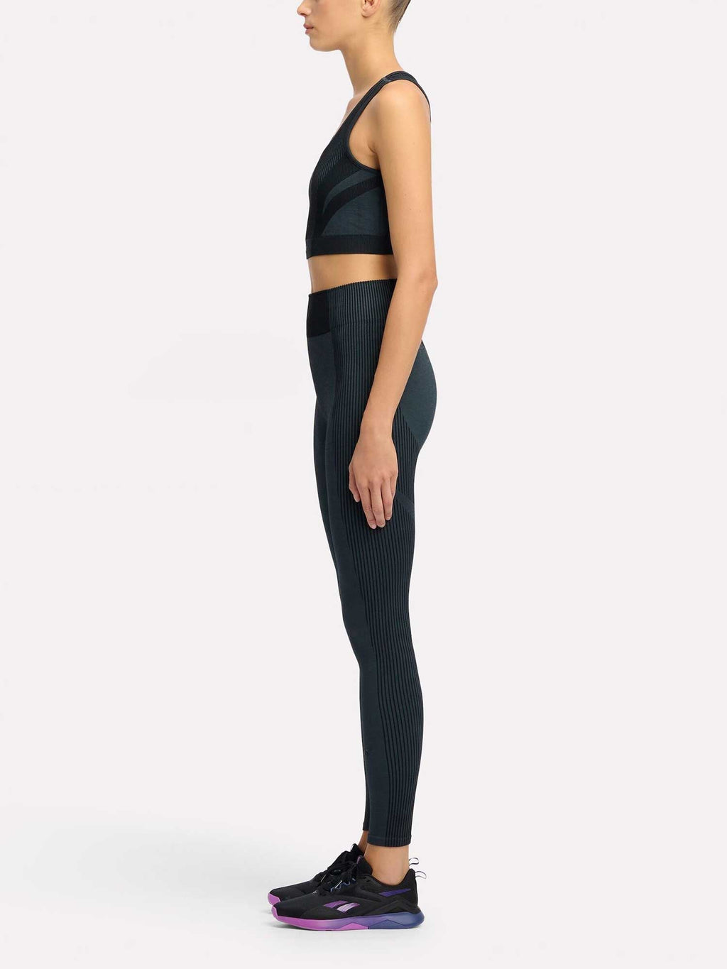 REEBOK Спортен сутиен RBK LAB SEAMLESS BRA