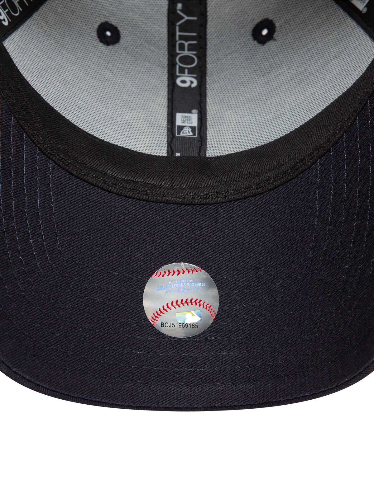 NEW ERA Шапка METALLIC 9FORTY NEYYAN