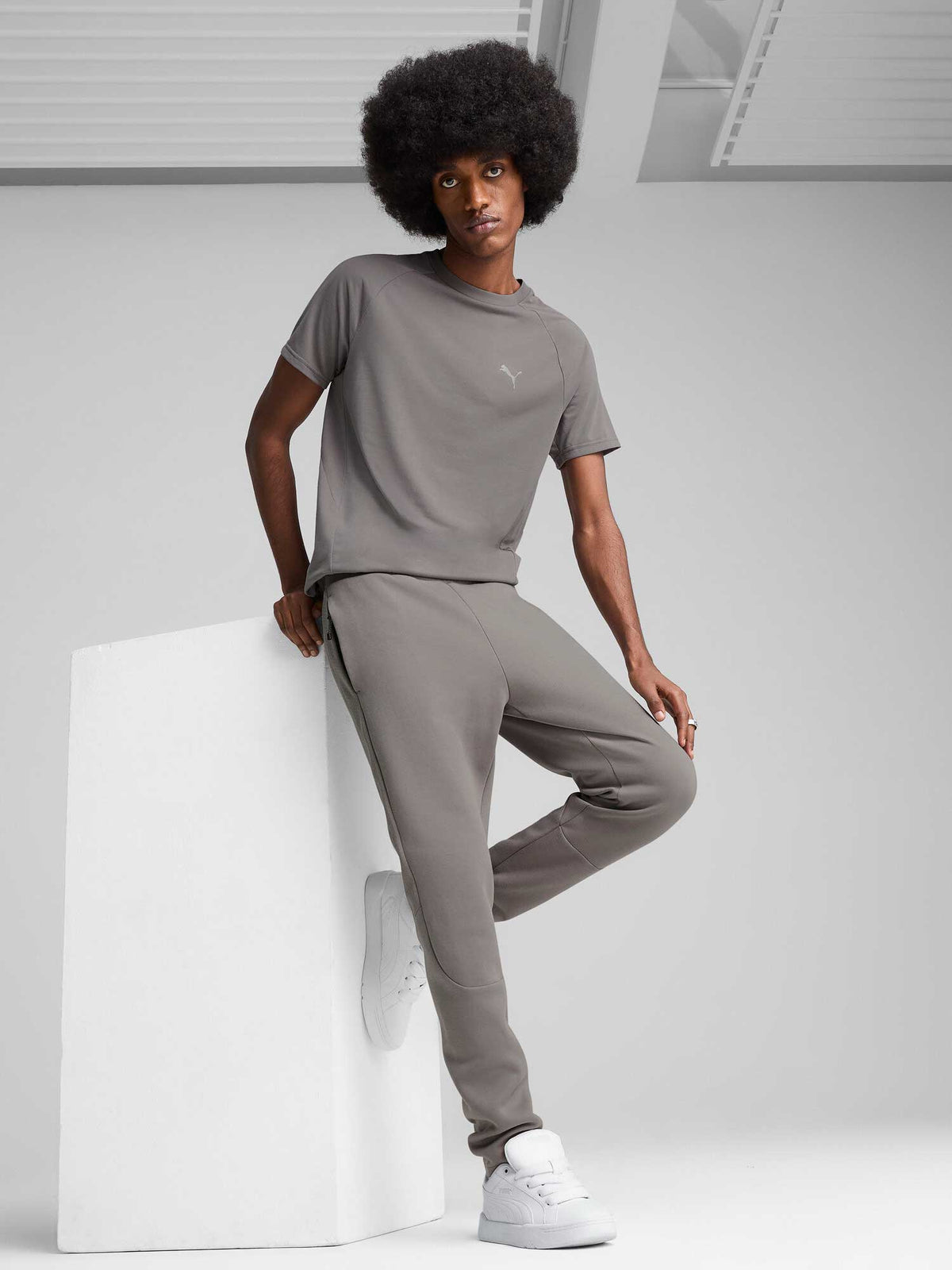 PUMA Спортно долнище EVOSTRIPE Pants DK op