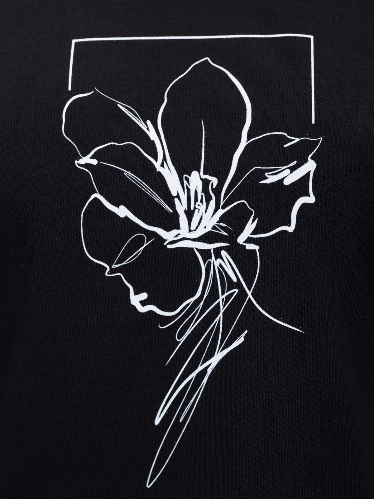 BRILLE Тениска FLOWERS GRAPHIC